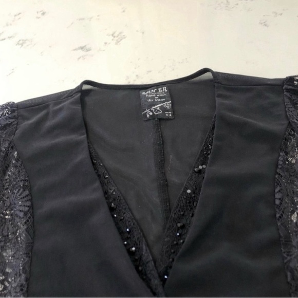 SANER V-neck shorts sleeve see true lace blouse - Picture 10 of 16